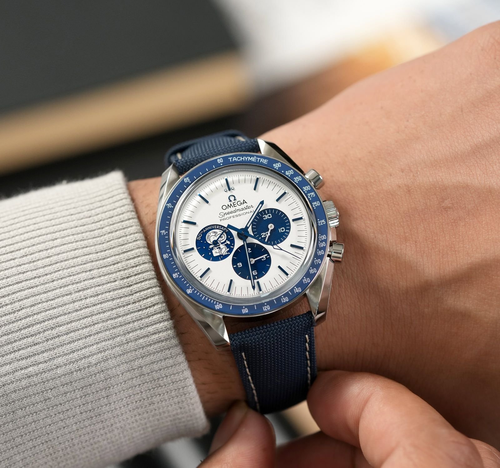 Omeg_a speedmaster Snoopy 50Th Anniversary - Image 2