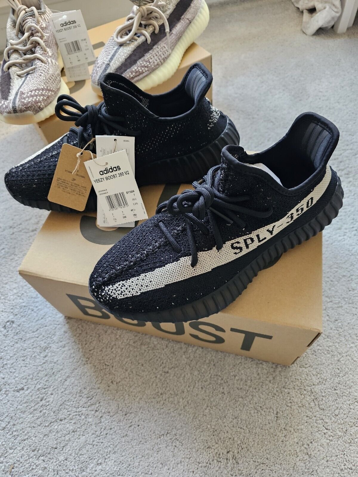 Branded Yezzy Boost 350 V2 Oreo For Mens - Image 3